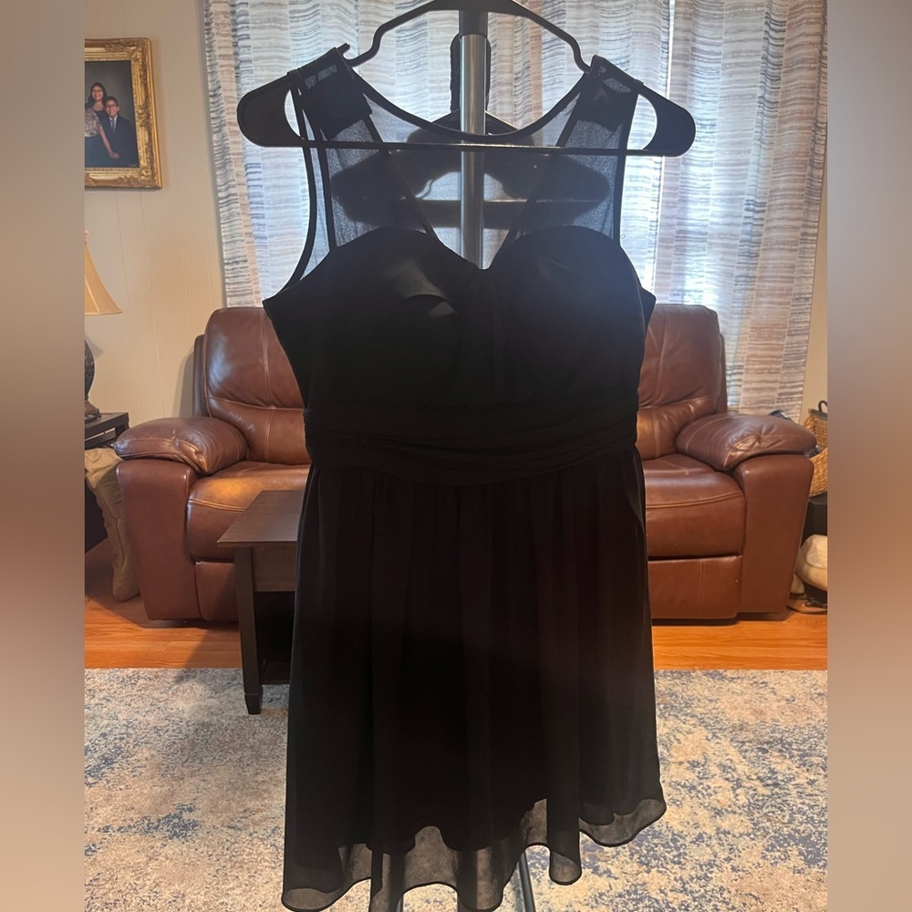 Point Black Mesh & Chiffon Cocktail Dress – Size Medium